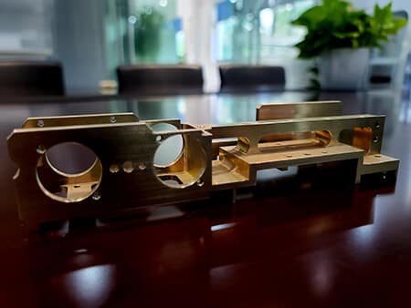 Maquinação CNC de latão CAPtec: Um guia completo para peças de latão personalizadas